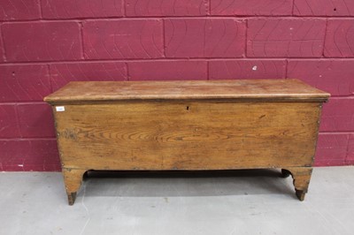 Lot 1405 - 18th century oak five plank coffer