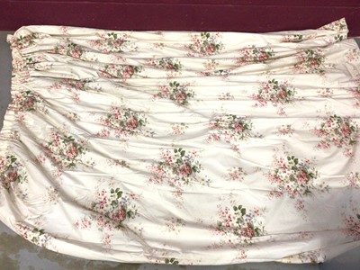 Lot 1438 - Jean Munro good quality pair interlined cream floral pattern curtains