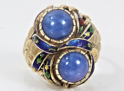 Lot 512 - Unusual gold and enamel ring