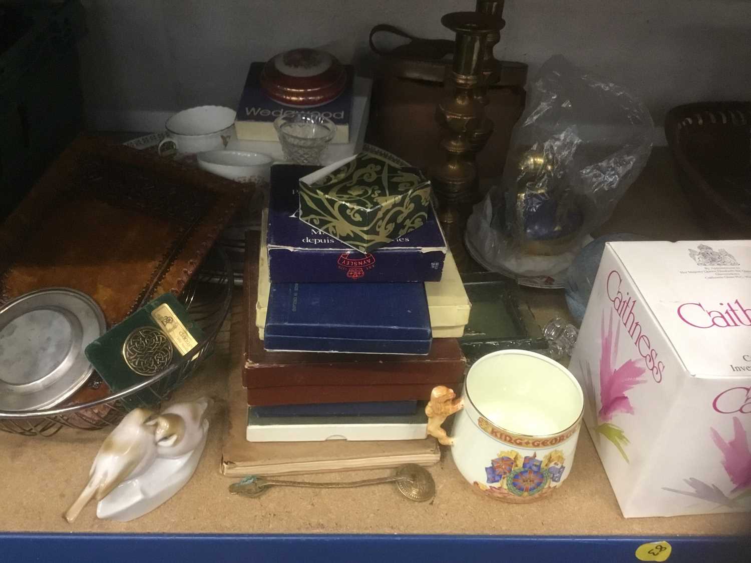 Lot 251 - Box of sundry ceramics, glass and other