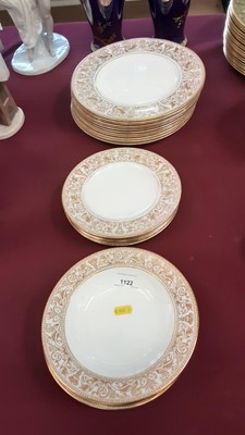 Lot 1122 - Quantity of Wedgwood Gold Florentine pattern china, including twelve plates, seven side plates and six bowls