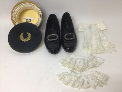 Lot 2156 - Good quality pair of gent's dress shoes size 8 with buckles by Ede and Ravenscroft , together with a lace jabot and cuffs