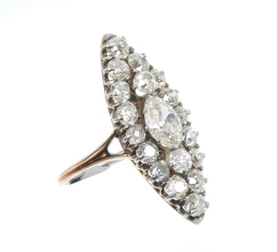 Lot 404 - Impressive Victorian diamond cluster ring
