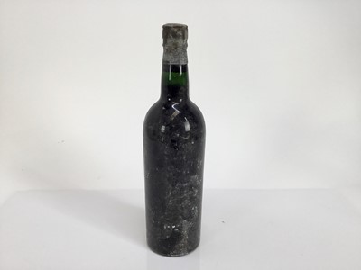 Lot 33 - Port - one bottle, Warre's 1963, lacking label