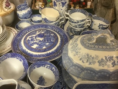 Lot 217 - Assorted 19th century and later blue and white to include Spode Italian pattern