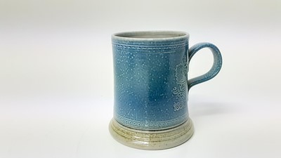 Lot 1181 - Steve Harrison studio pottery salt glazed mug/tankard, dated 1999, 10cm high