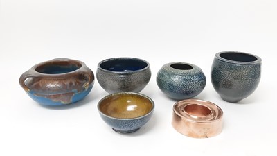 Lot 1197 - Four Mark Smith studio pottery salt glazed items including three vessels and a small bowl, together with a Denby three handled bowl and a copper jelly mould (6)