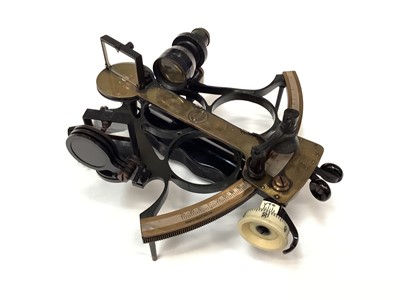 Lot 2535 - Cased sextant