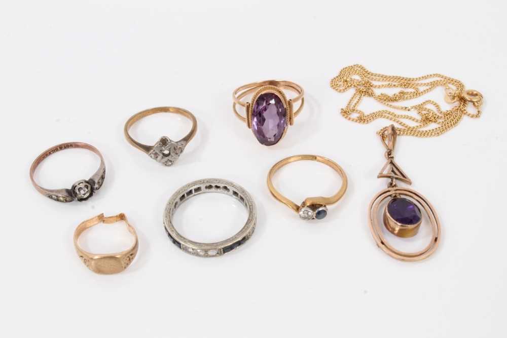 Lot 7 - Group of antique gold and yellow metal jewellery