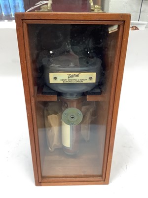 Lot 2554 - Sestrel hand held compass in fitted wooden case