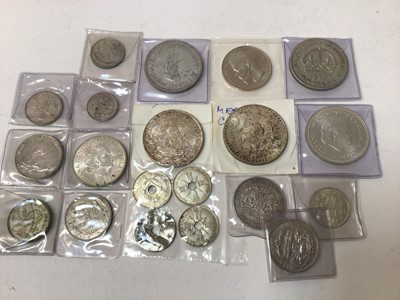 Lot 434 - World - Mixed silver coins to include Australia Crown 1937 EF, Florin 1927 EF, Mexico 5 Pesos 1948 AU, 20 Pesos 'Olympics' 1968 UNC, Sweden 2 Kronor 'Silver Jubilee' 1897 GEF, Russia copper-nickel...