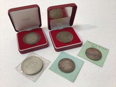 Lot 436 - G.B. - Mixed silver coins to include Victoria Half Crowns 1887 GEF, 1900 VG, George V Crown 1935 AU, George VI 1937 AU and Trade Dollar 1901 B GVF (Total 5 coins)