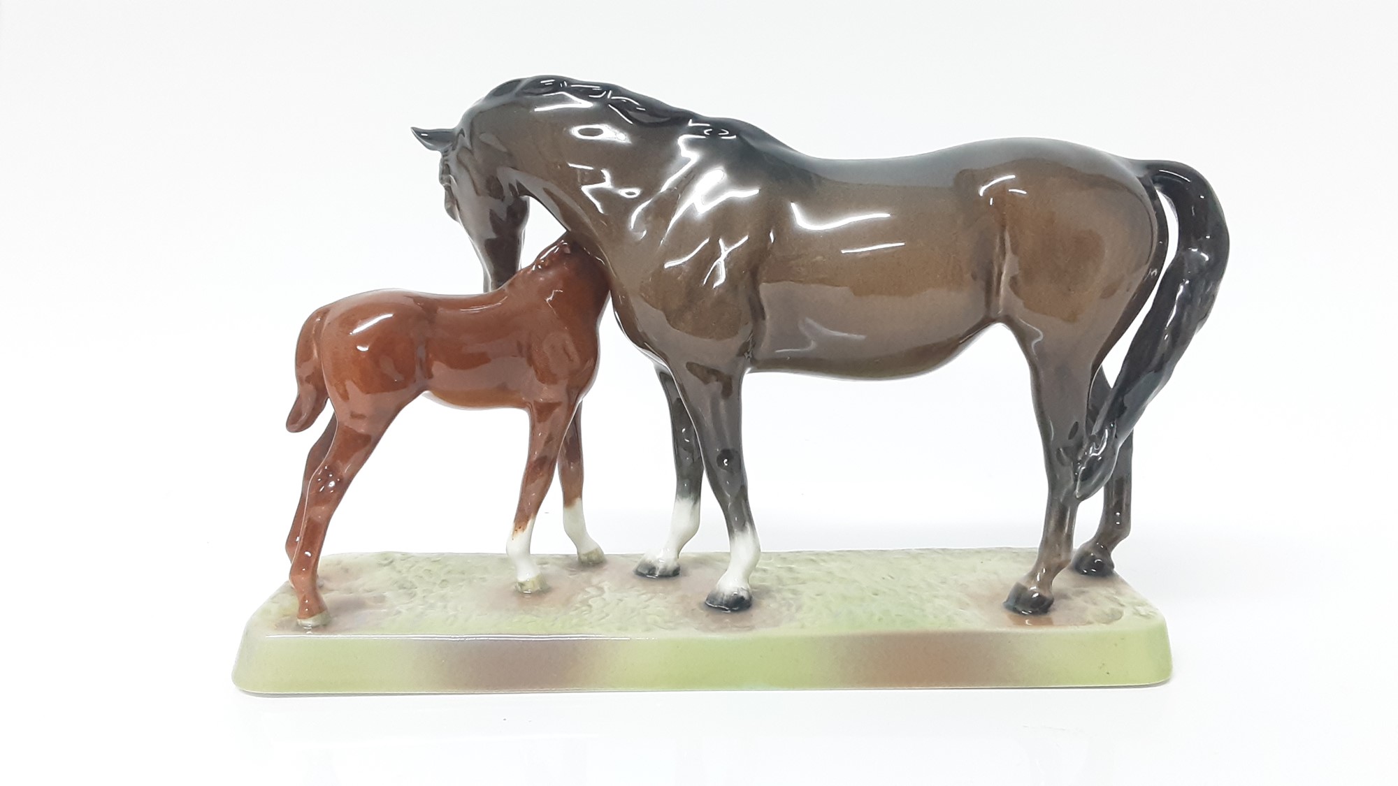 Lot 35 - Beswick Mare and Foal, model no. 1811,