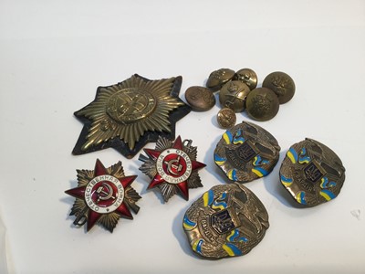 Lot 722 - Group of British military brass buttons, together with Soviet military badges.