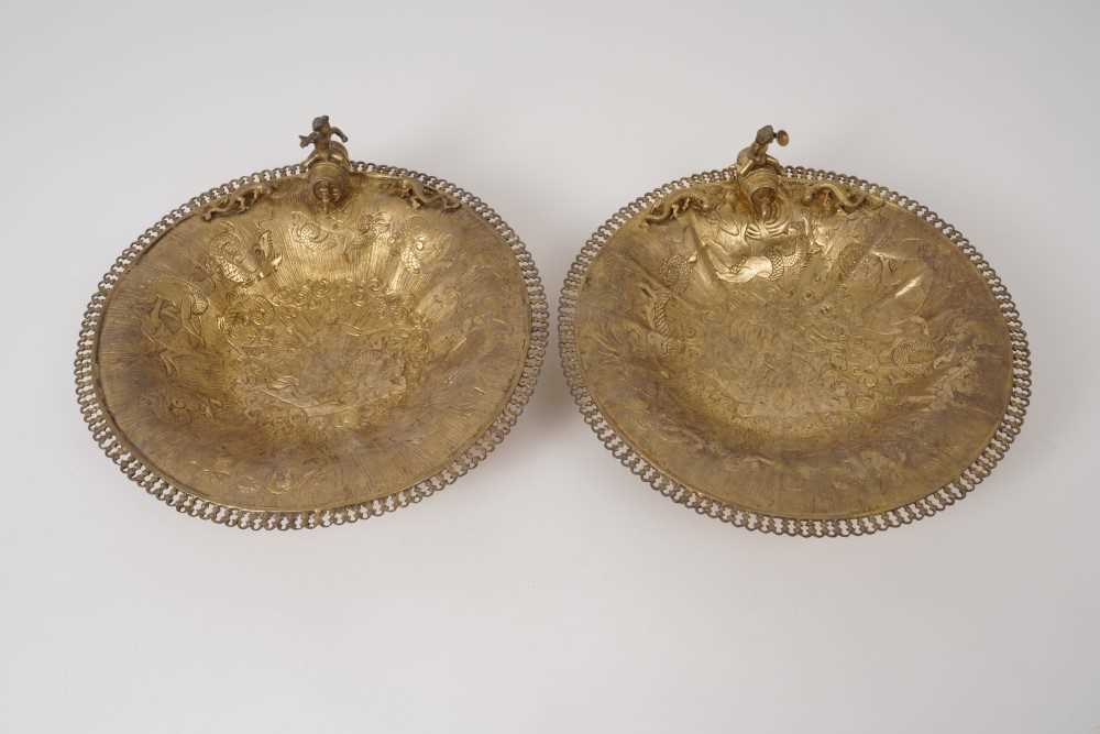 Lot 289 - Pair of late 19th century Continental silver gilt dishes