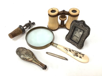 Lot 2561 - Group of sundries to include opera glasses, Japanese Shibyama magnifying glass and other items