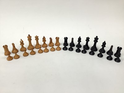 Lot 2564 - Boxwood chess set in mahogany box