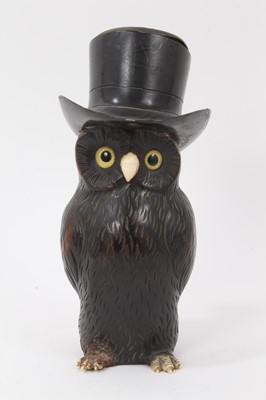 Lot 2580 - Early 20th century novelty carved owl spill holder