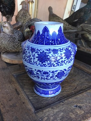 Lot 185 - Chinese blue and white lotus vase