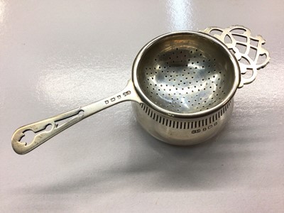 Lot 650 - 1930's silver tea strainer and stand (Birmingham 1932)