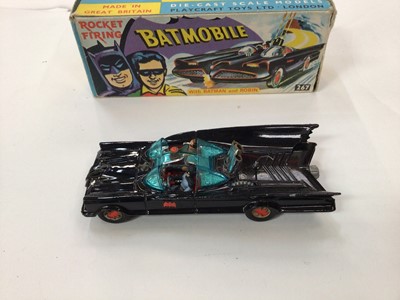 Lot 1869 - Corgi Batmobile No.267 plus Batboat and trailer No. 107, both boxed (2)