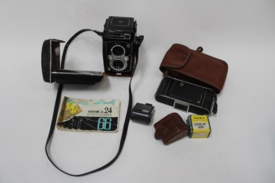 Lot 2467 - Yashica 24 camera and a Kodak camera