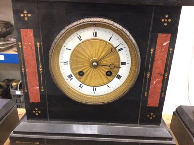 Lot 28 - Good quality marble clock garniture