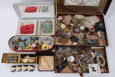 Lot 190 - Group vintage costume jewellery including paste set brooches, clip on earrings, wristwatches and bijouterie