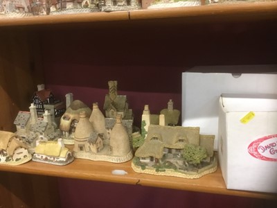 Lot 233 - Large collection of David Winter cottages