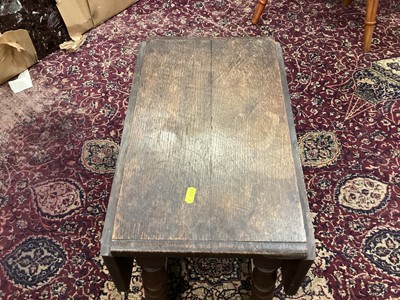 Lot 903 - Oak drop leaf joint stool