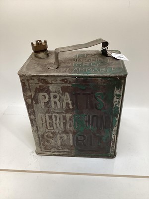 Lot 2096 - Vintage Pratts Perfection petrol can