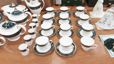 Lot 1326 - Extensive Royal Doulton Carlyle pattern dinner service