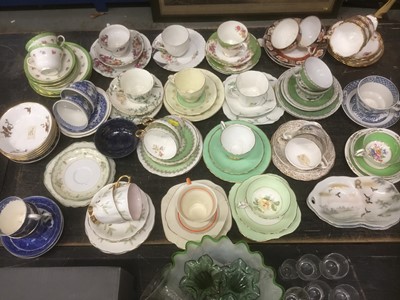 Lot 146 - Collection of teacups and saucers