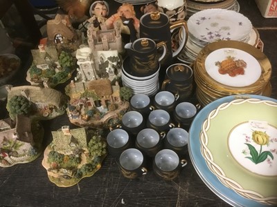 Lot 211 - Collection of various collectible ceramics