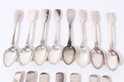 Lot 353 - Fifteen silver Georgian teaspoons of various makers and various dates
