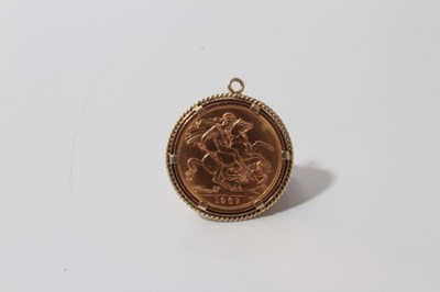 Lot 502 - G.B. - Gold Sovereign, Elizabeth II 1967 GVF set in 9ct gold pendant mount (N.B. Total wt. 9.6gms) (1 coin)