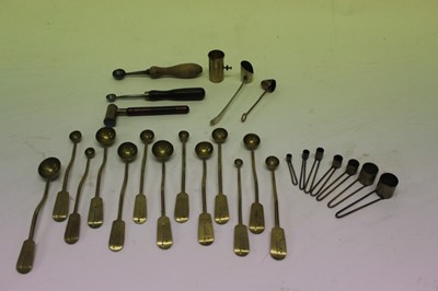 Lot 964 - Group of brass shot measurers and powder drams (qty)