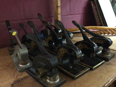 Lot 501 - Thirteen decorative desk seal presses