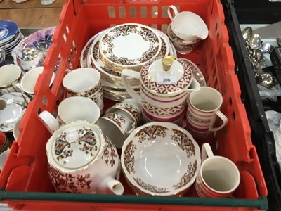 Lot 306 - Colclough tea and dinner ware and Lot decorated china and glassware