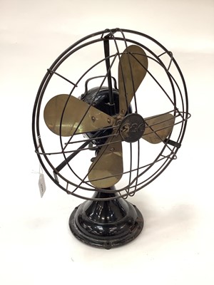 Lot 2599 - Vintage General Electric Company desk fan with brass blades