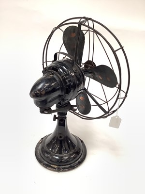 Lot 2599 - Vintage General Electric Company desk fan with brass blades