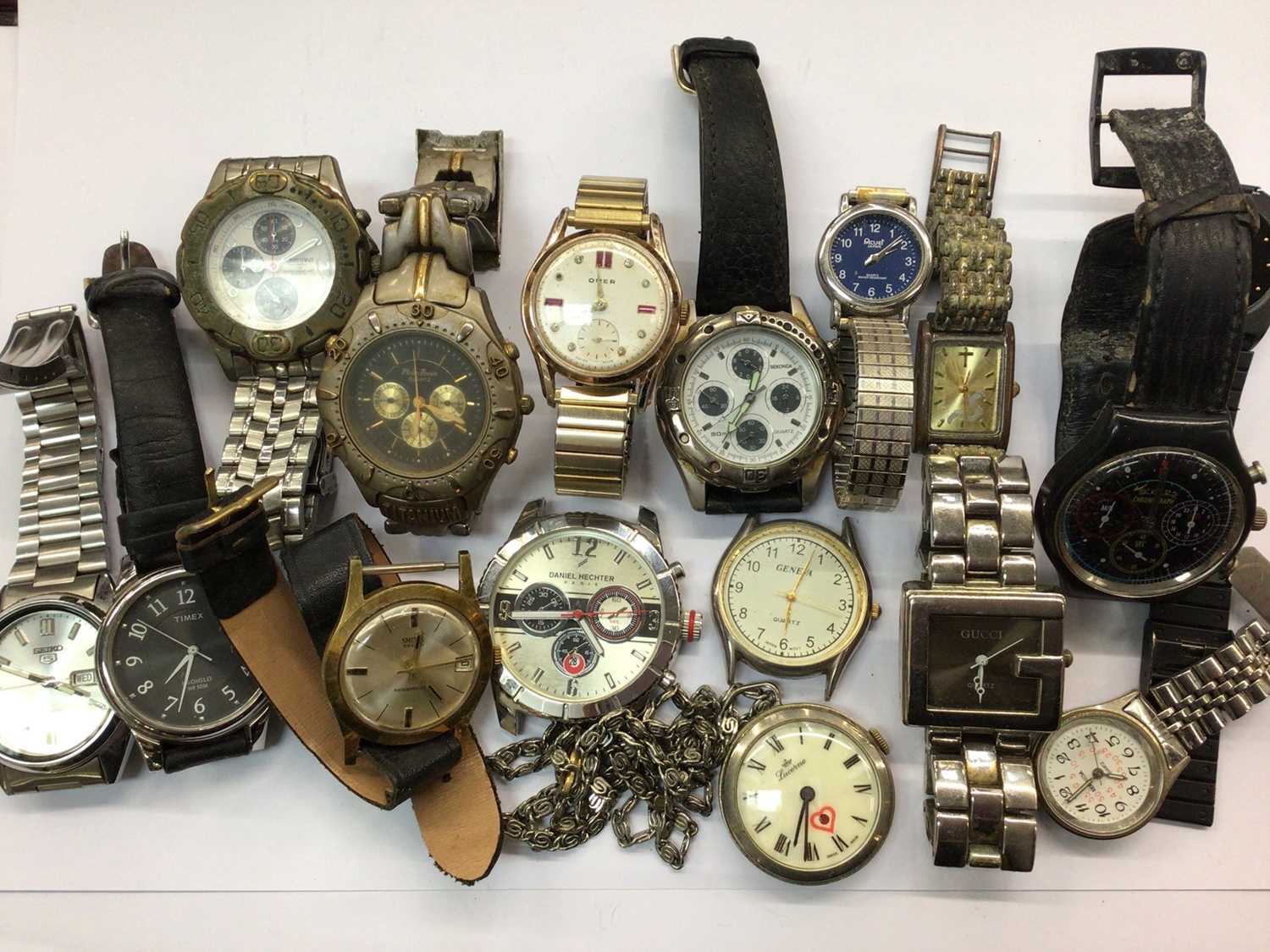 Lot 693 - Group of various wristwatches