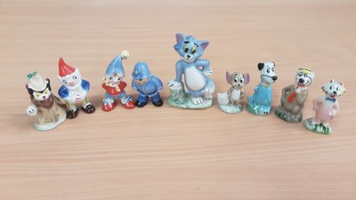 Lot 1260 - Selection of Wade figures including Tom and Jerry, Noddy and other Wade figures