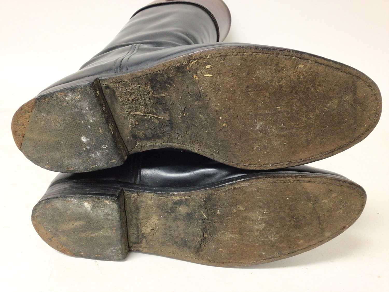 Lot 901 - Pair of gentlemans black leather hunting