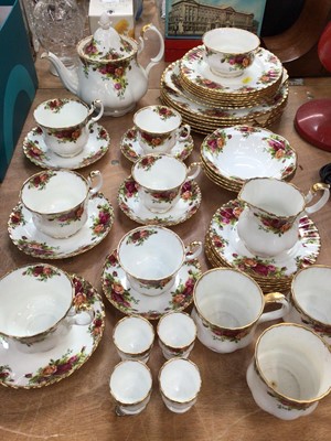 Lot 317 - Royal Albert Old Country Roses breakfast ware