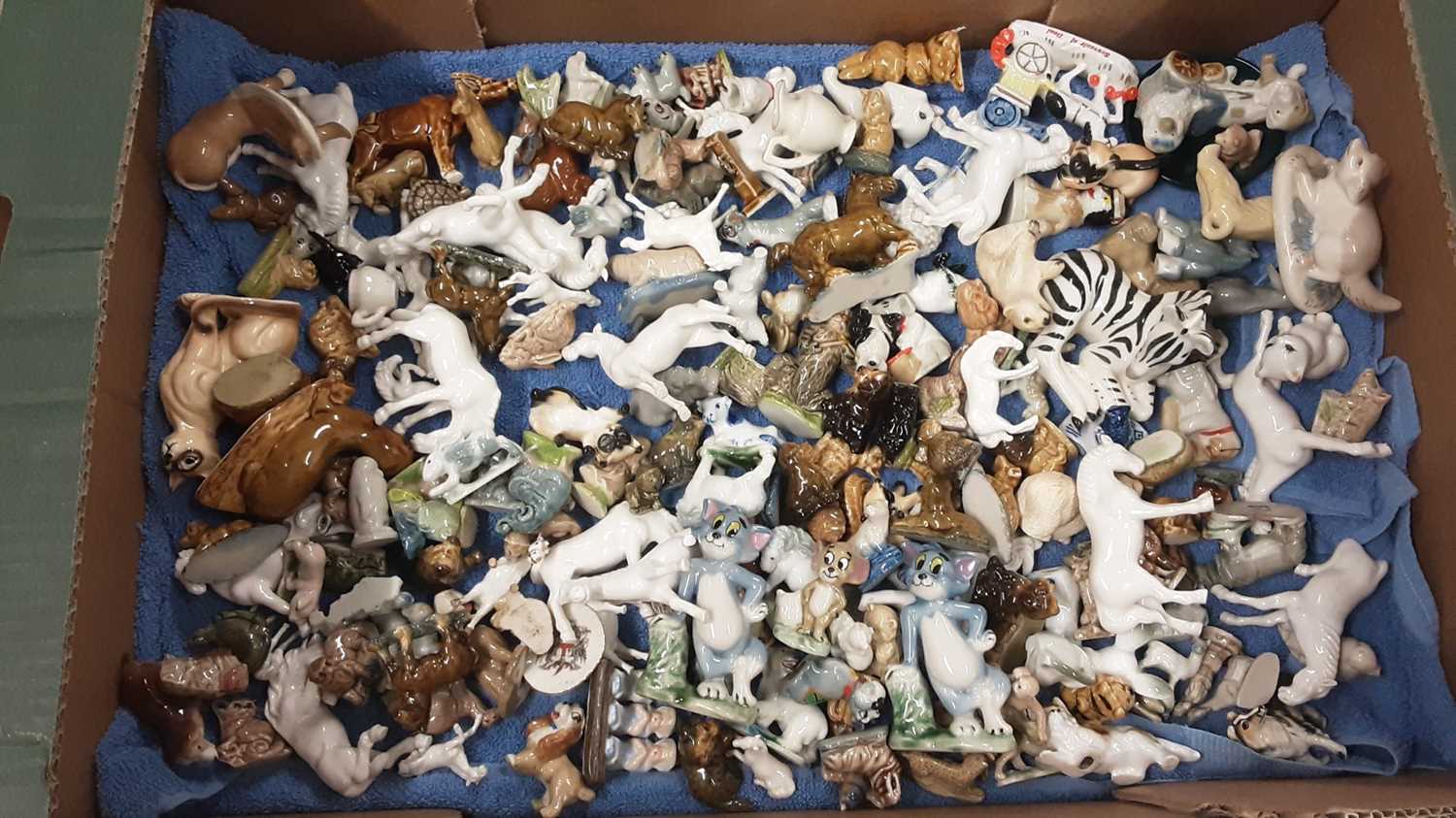 Lot 180 - Selection of Wade Whimsies Including Tom and Jerry, and other small animals (qty)