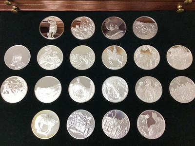 Lot 529 - U.S. - The Franklin Mint 100 Silver Medallion Set 'The 100 Greatest Masterpieces'