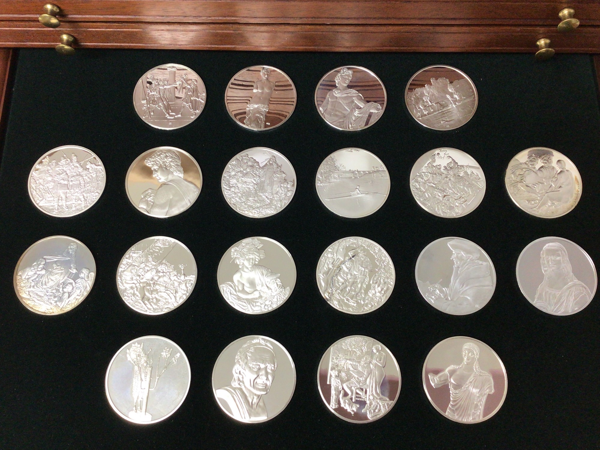 Lot 529 - U.S. - The Franklin Mint 100 Silver