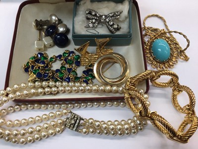 Lot 699 - Small group of costume jewellery including silver paste set bow brooch and a German gold plated bracelet etc