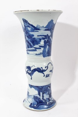 Lot 66 - Chinese blue and white beaker vase, Kangxi (1662-1722)